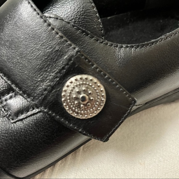 Munro woman's black leather slip-on shoes, women’s 8.5 SS - Picture 9 of 9